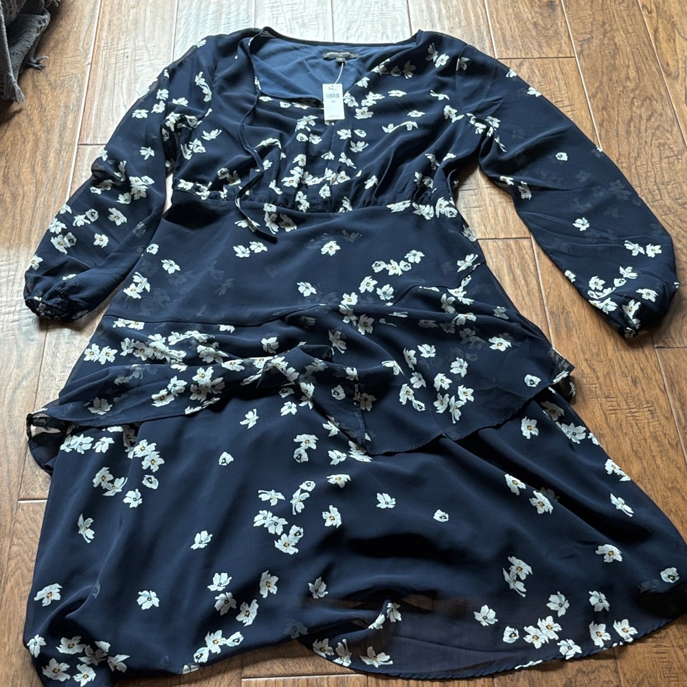 Banana Repuublic NWT Floral Navy Dress